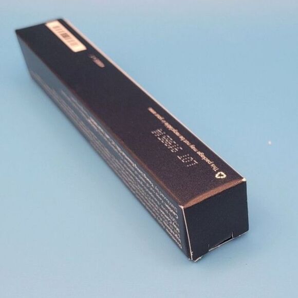 NIB Savvy Minerals by Young Living Lip Gloss Color Abundant (Sheer Light Pink) - Picture 7 of 8